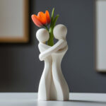 Embrace vase